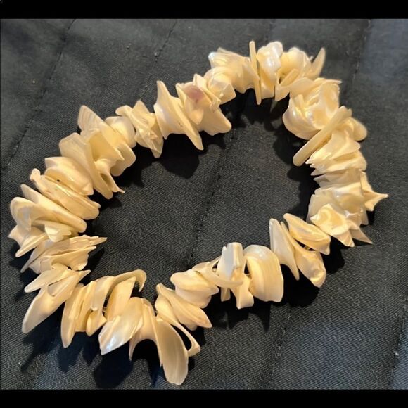 Unique seashell bracelet  - Picture 1 of 4